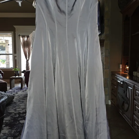 Azazie Backless Midi Dress - Picture 2 of 8